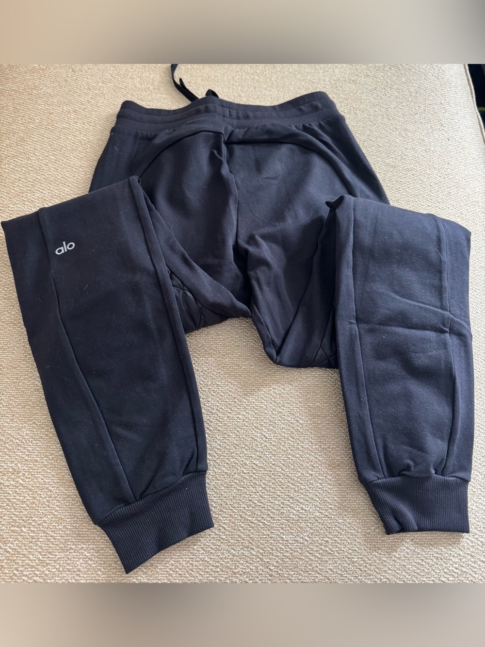 ALO Yoga Black Quilted Jogger Pants - Picture 5 of 6